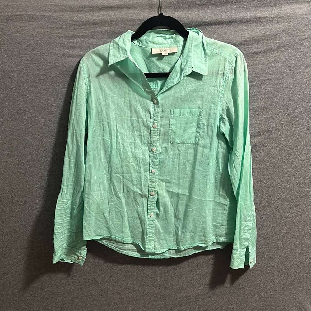 Woman's LOFT mint button up shirt